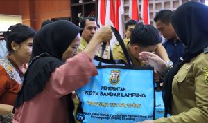 Pemkot Bagikan Telutr Gratis
