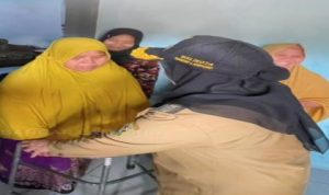 Walikota Serahkan Alat Bantu Kesehatan 1